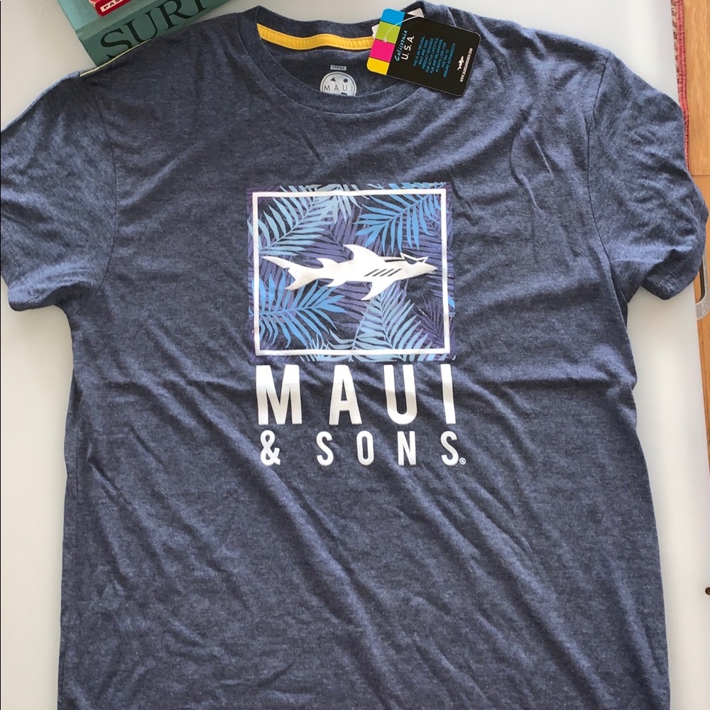 Brand new Maui & sons t shirt